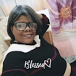 Meet your Posher, Iris